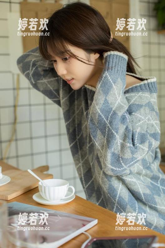 镜酱 来看看镜酱的作品,在无圣光中舞动的套装!
