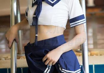 青豆客 – 看！娜依灵儿的御姐写真套图，风情万种的魅力不容错过！